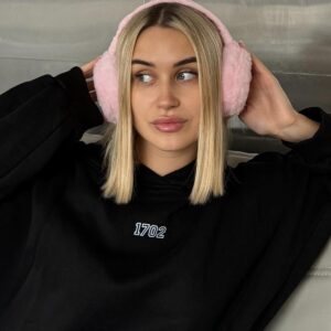 Хутряні теплі жіночі навушники without pink, рожевого кольору